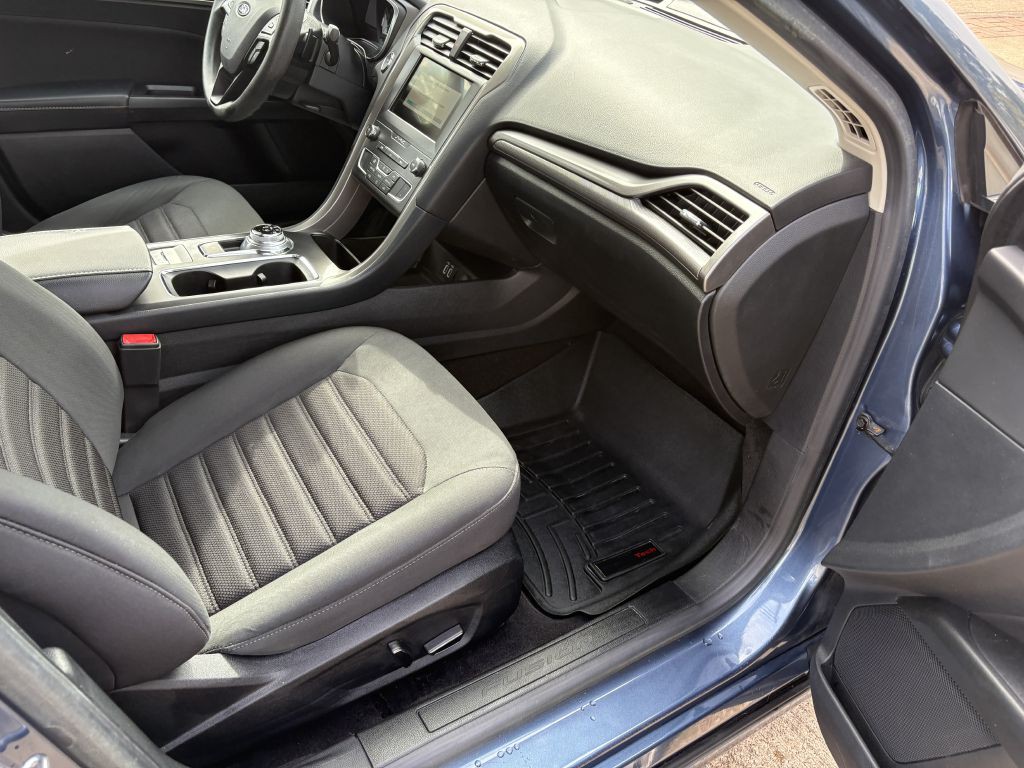 2019 Ford Fusion Image 12