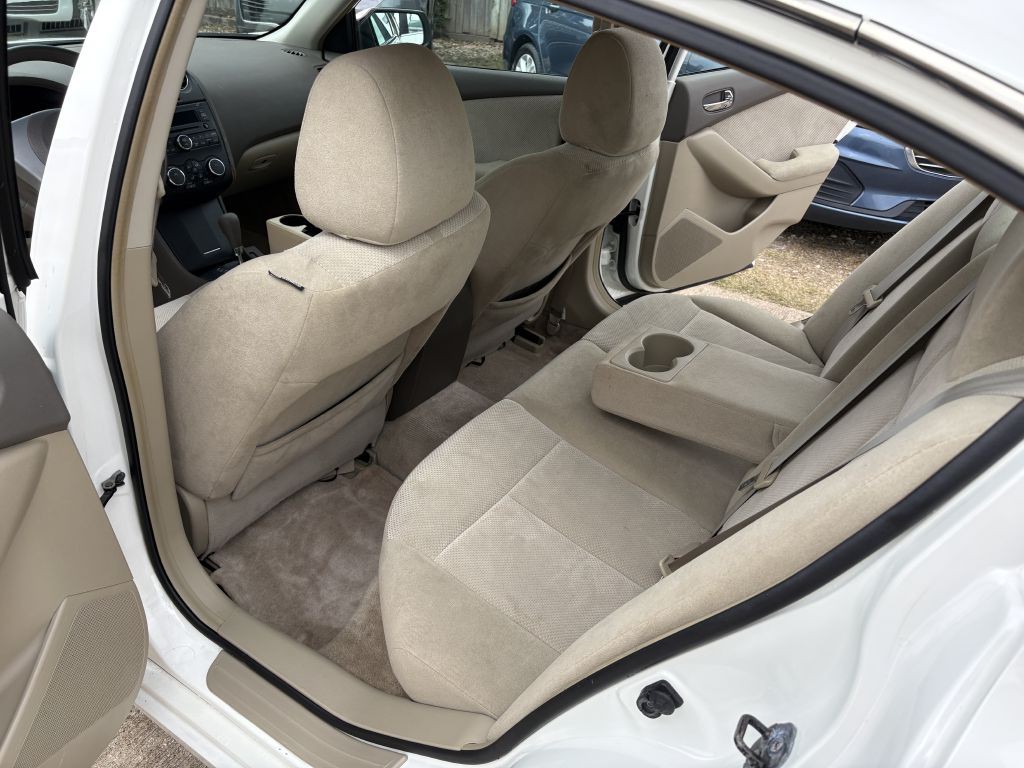 2009 Nissan Altima Image 8
