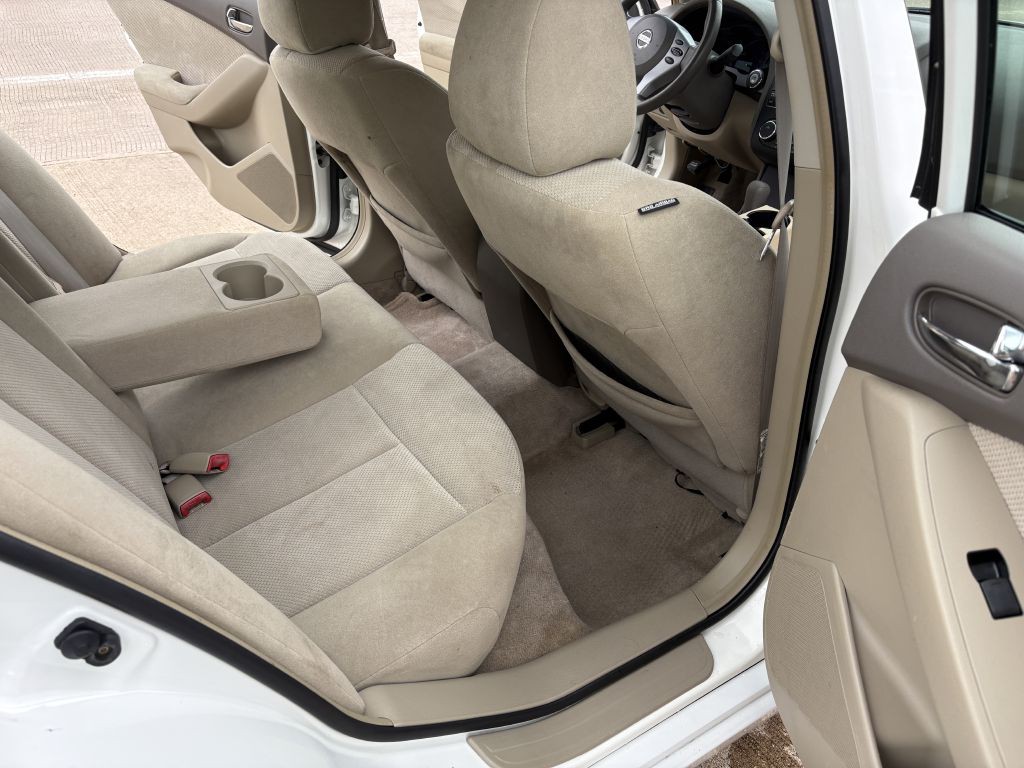 2009 Nissan Altima Image 10