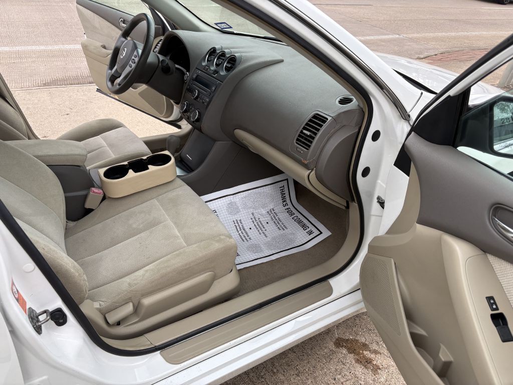 2009 Nissan Altima Image 12