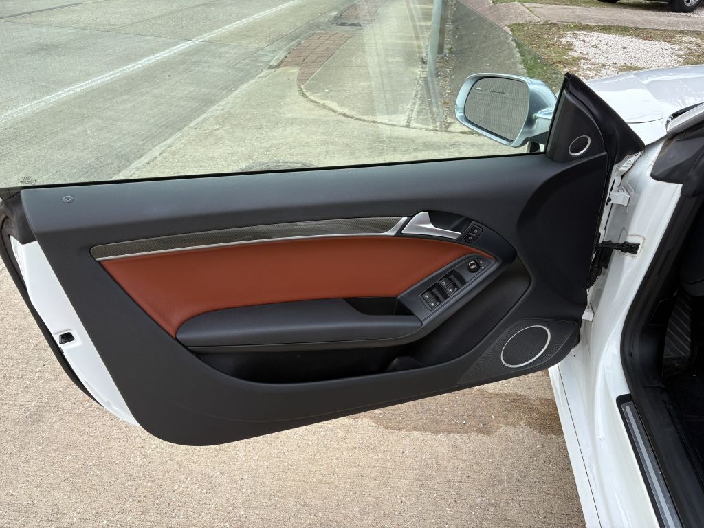 2011 Audi S5 Image 7