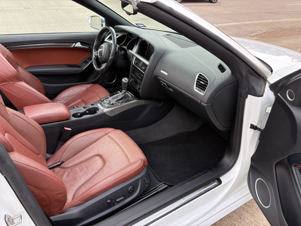 2011 Audi S5 Image 11