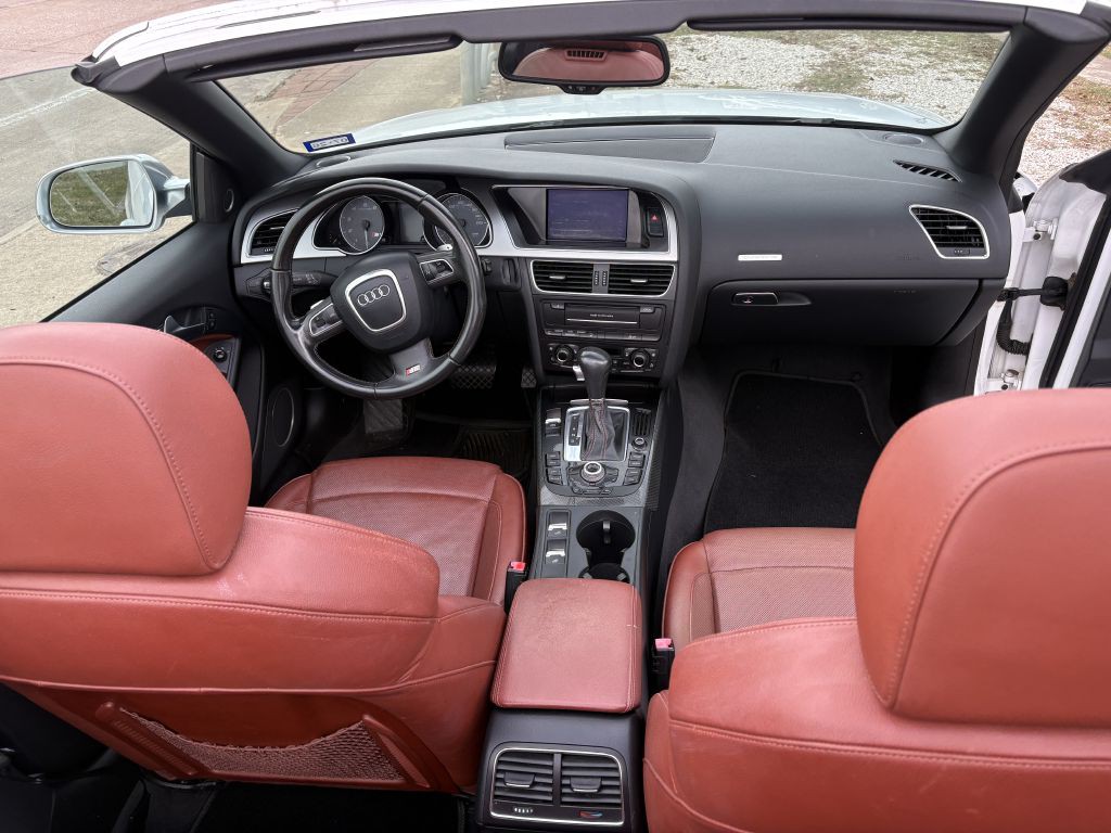 2011 Audi S5 Image 12