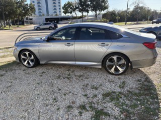 Image for 2018 Honda Accord Touring ID: 7131524