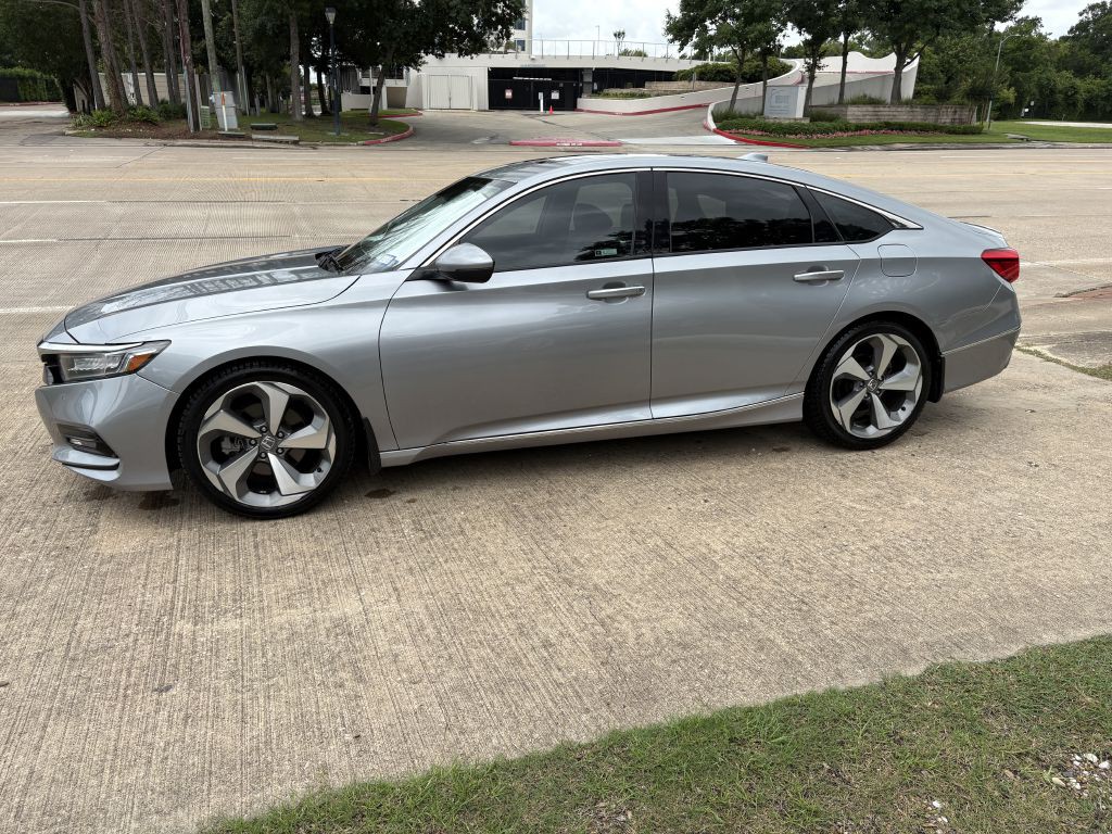 2018 Honda Accord Image 2