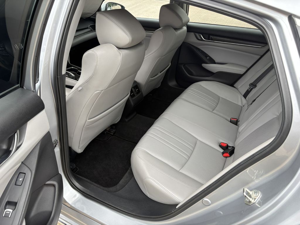 2018 Honda Accord Image 7