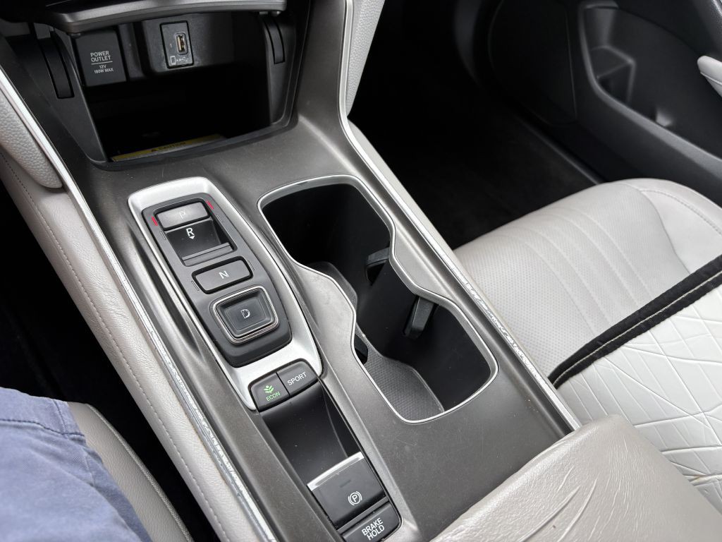 2018 Honda Accord Image 16