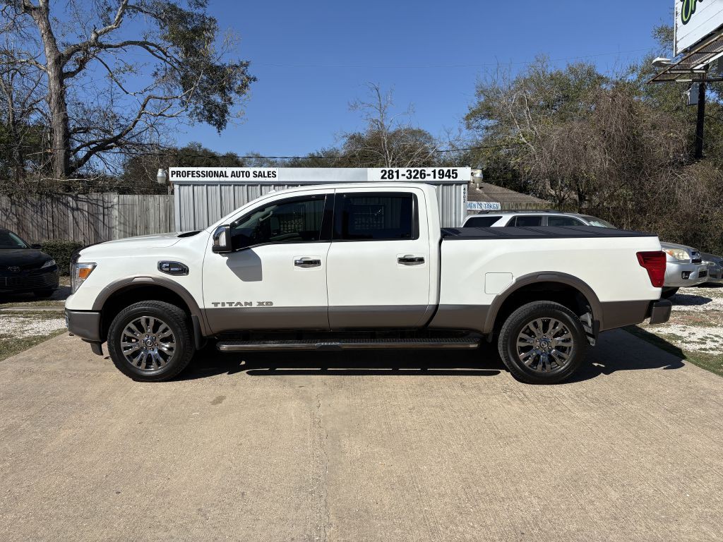 2016 Nissan Titan Image 1
