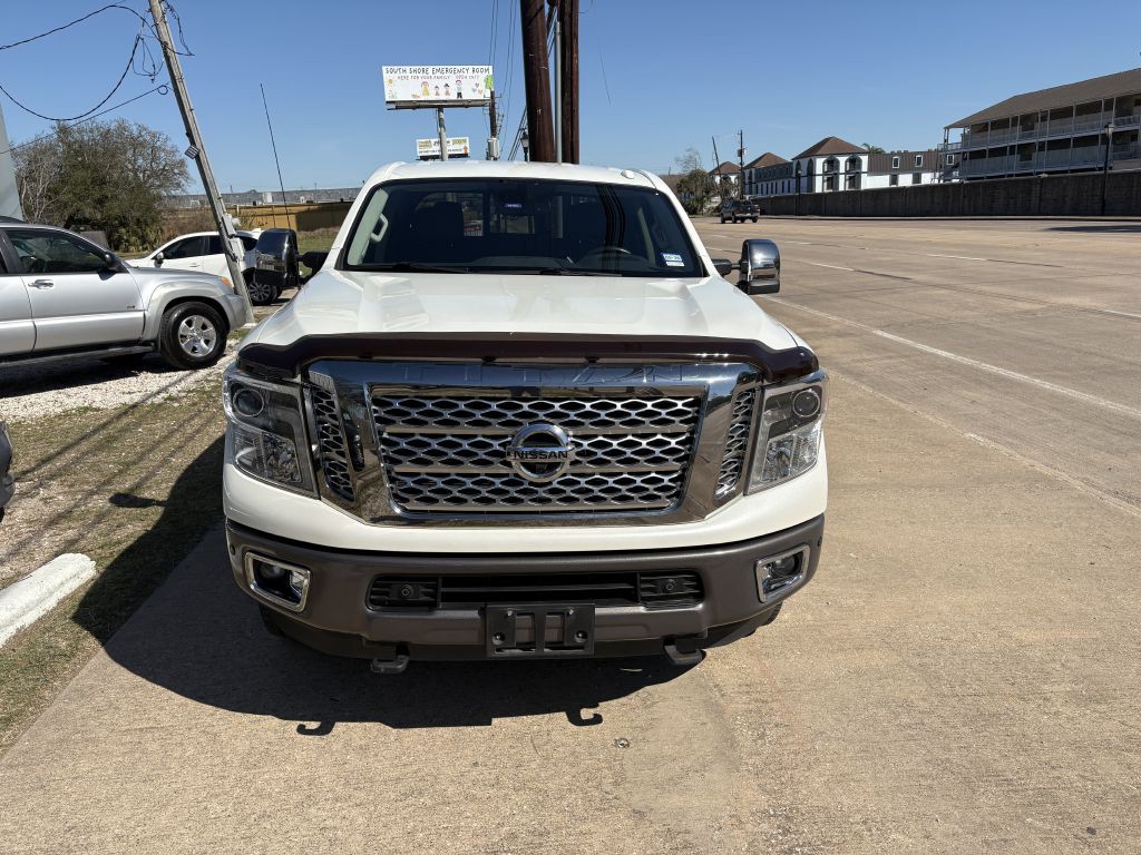 2016 Nissan Titan Image 3