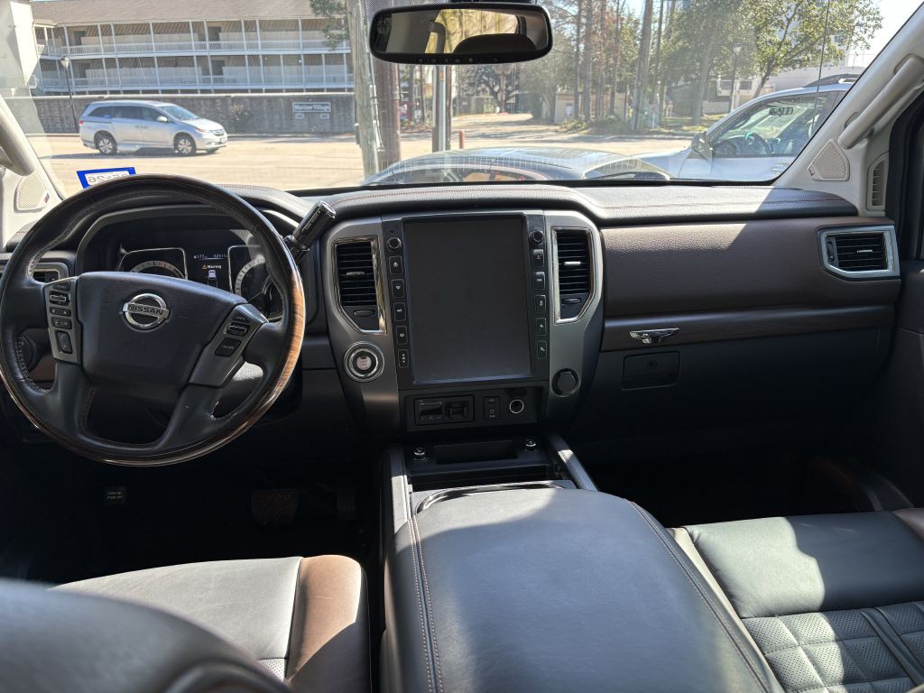 2016 Nissan Titan Image 9
