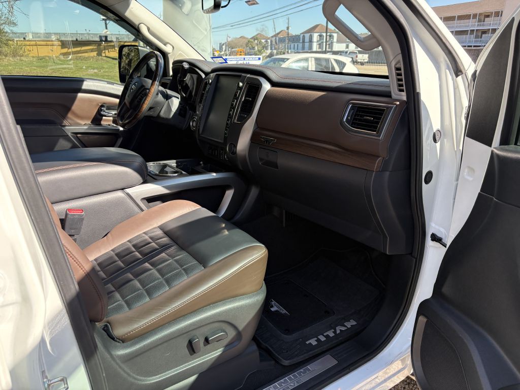 2016 Nissan Titan Image 13