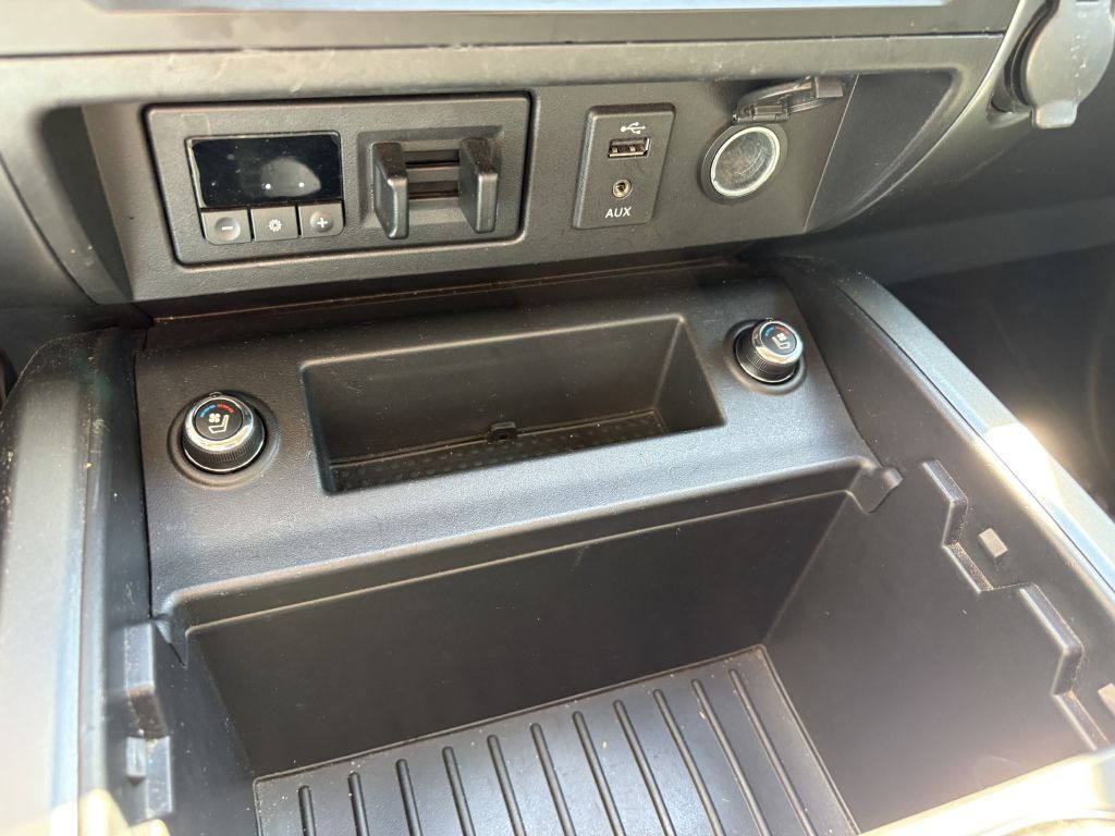 2016 Nissan Titan Image 19