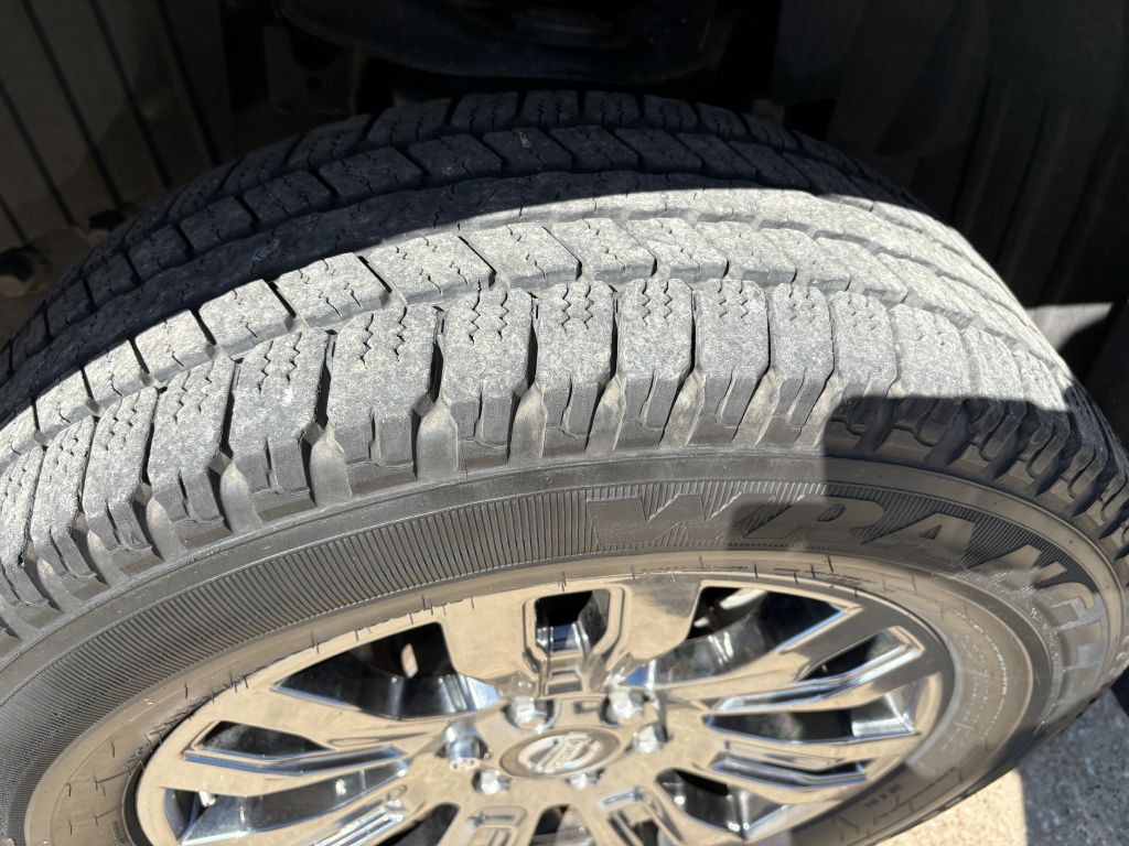 2016 Nissan Titan Image 22