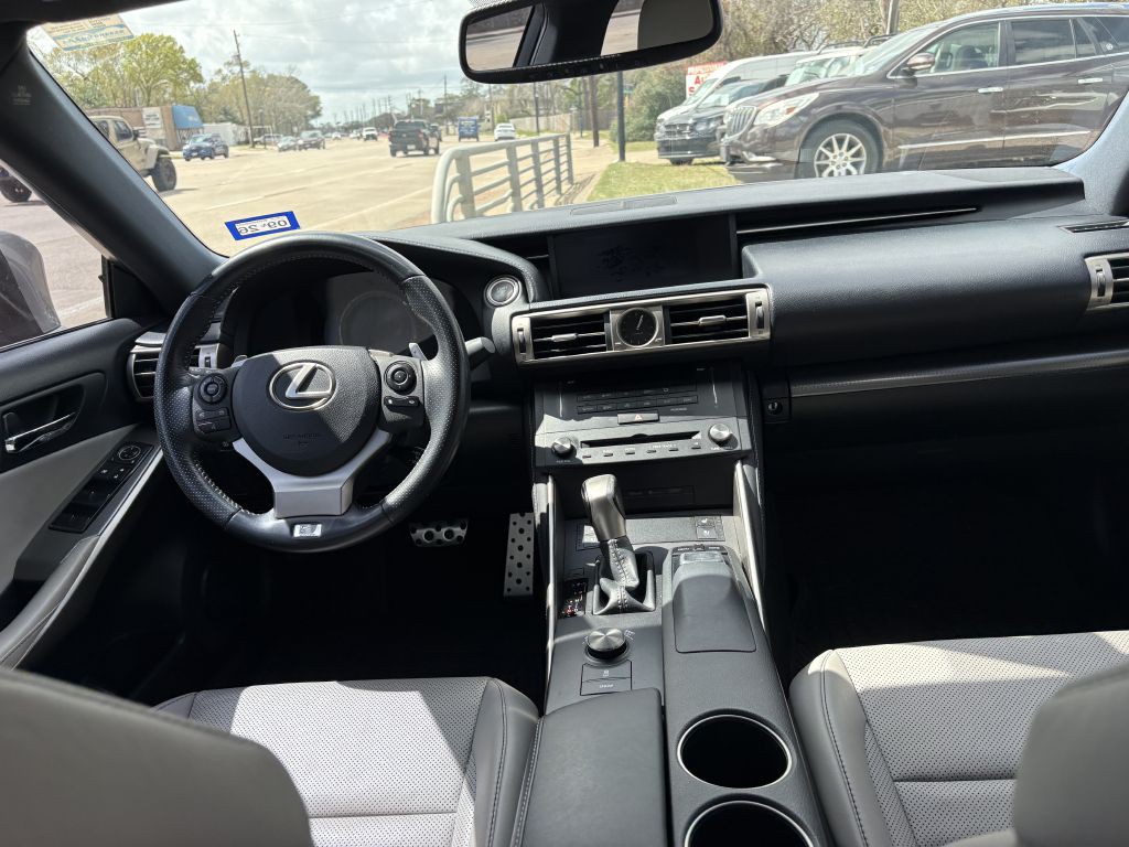 2015 Lexus IS Image 14