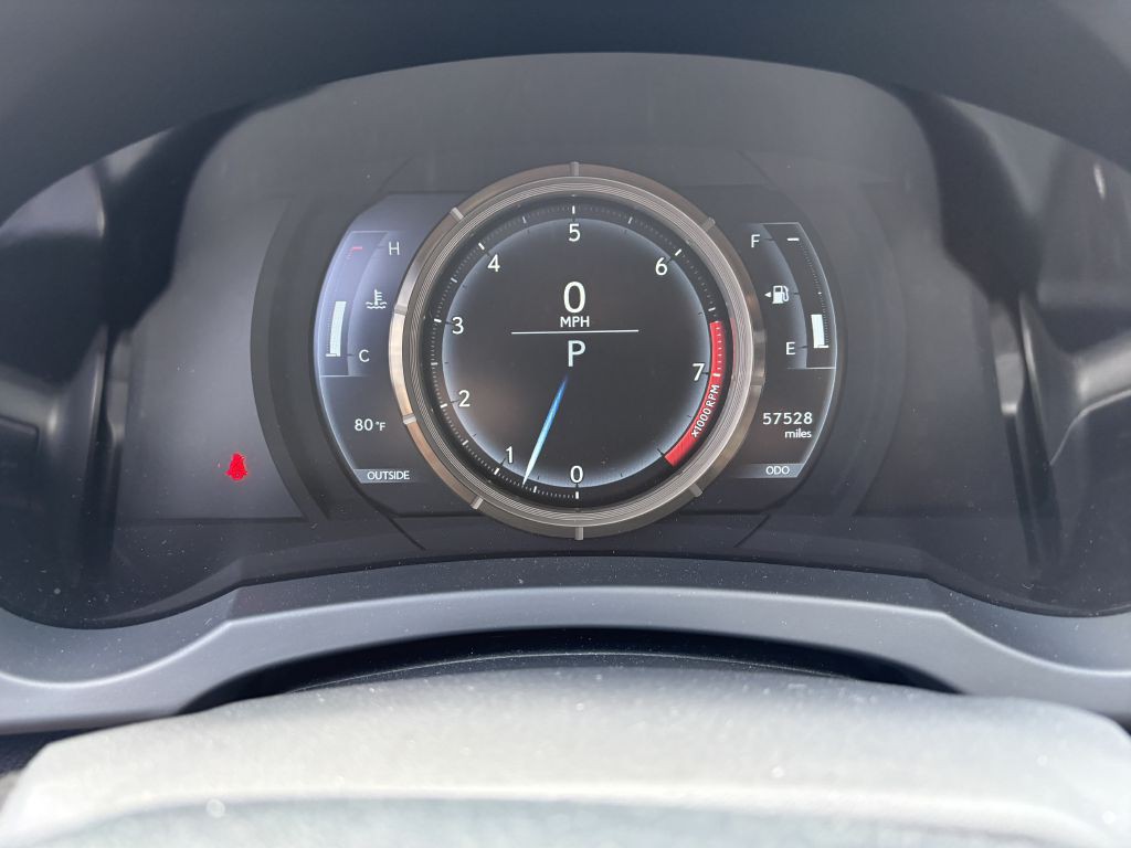 2015 Lexus IS Image 16