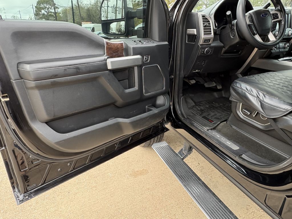 2017 Ford F-250 Image 6