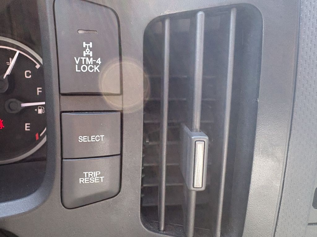 2013 Honda Ridgeline Image 15