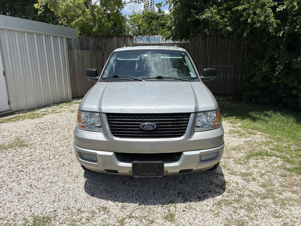 2003 Ford Expedition Image 2