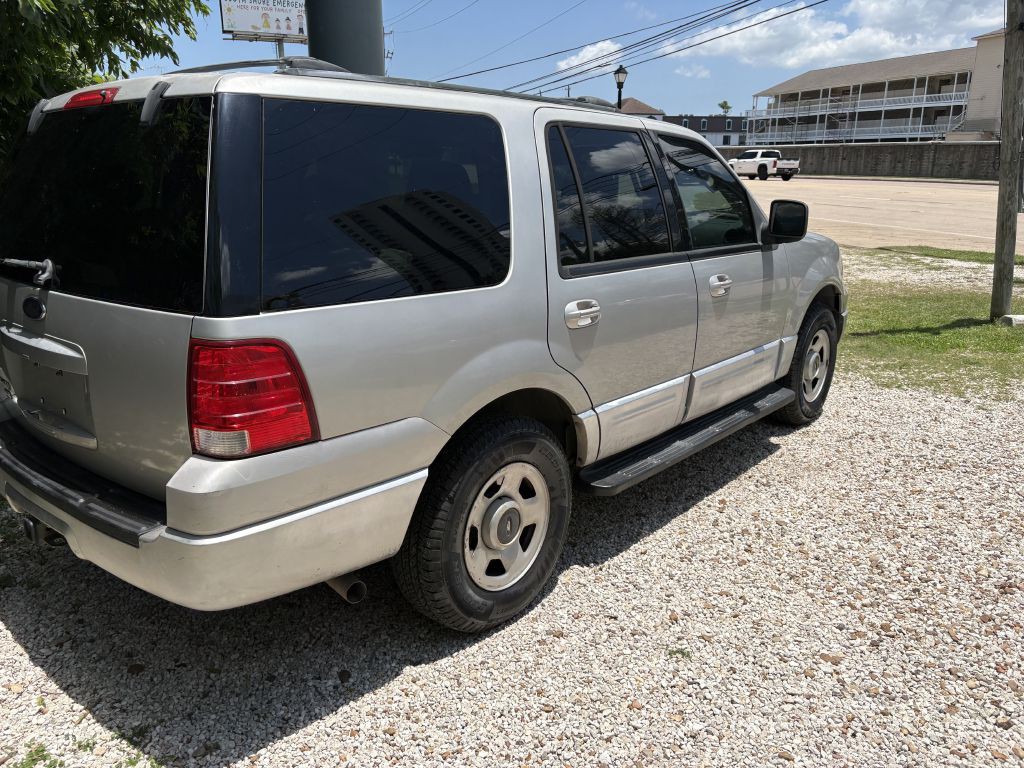 2003 Ford Expedition Image 3