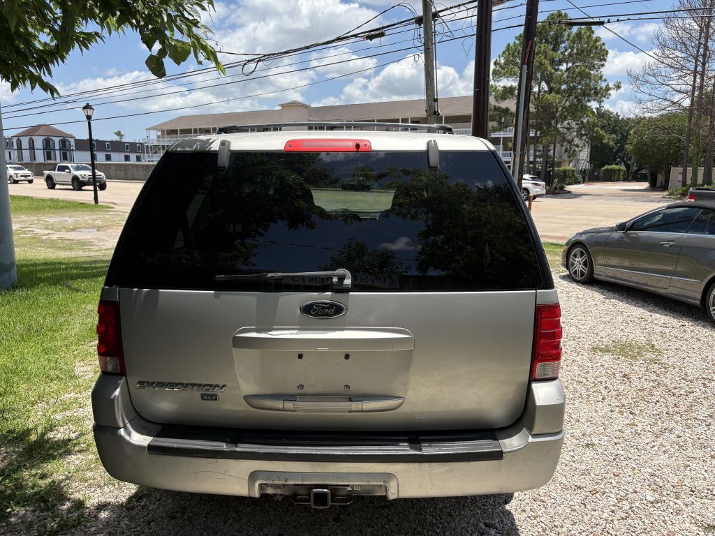 2003 Ford Expedition Image 4