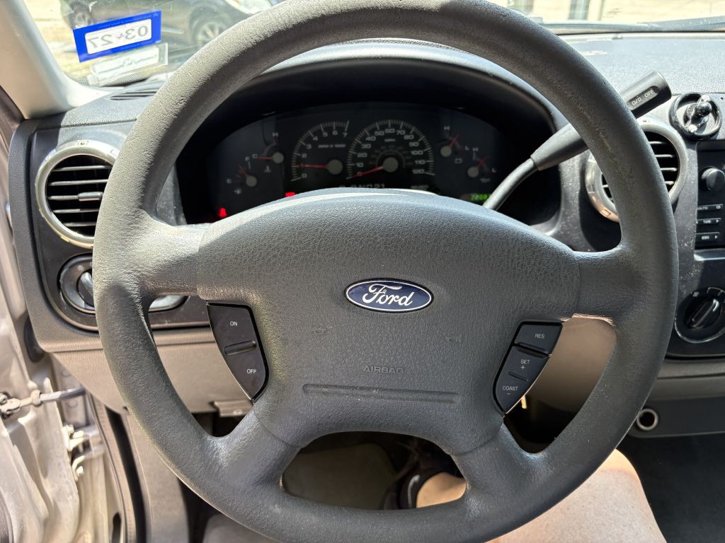 2003 Ford Expedition Image 14