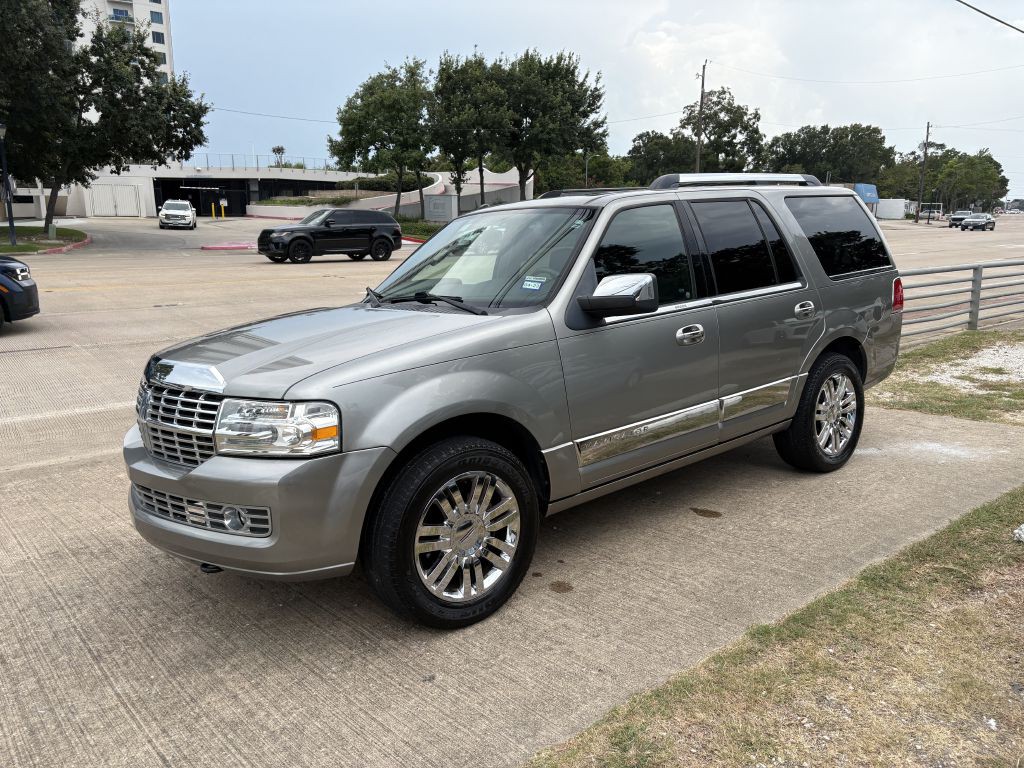 2008 Lincoln Navigator Image 2