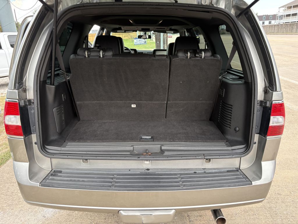 2008 Lincoln Navigator Image 10