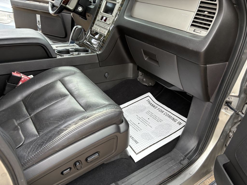 2008 Lincoln Navigator Image 13