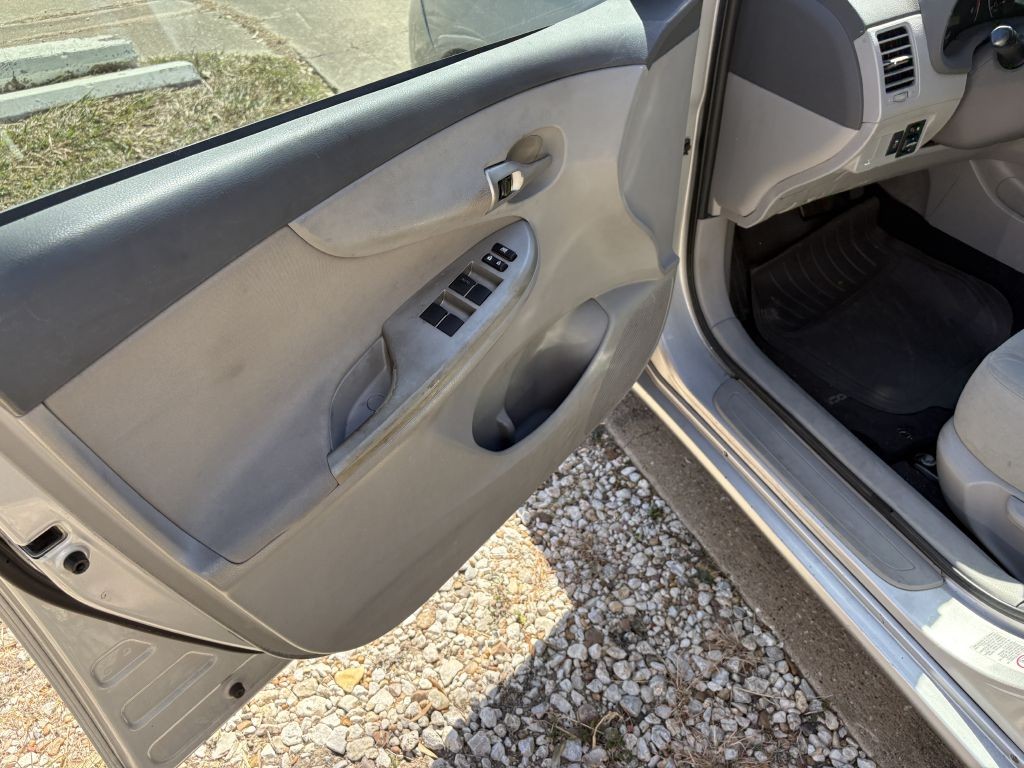 2010 Toyota Corolla Image 5