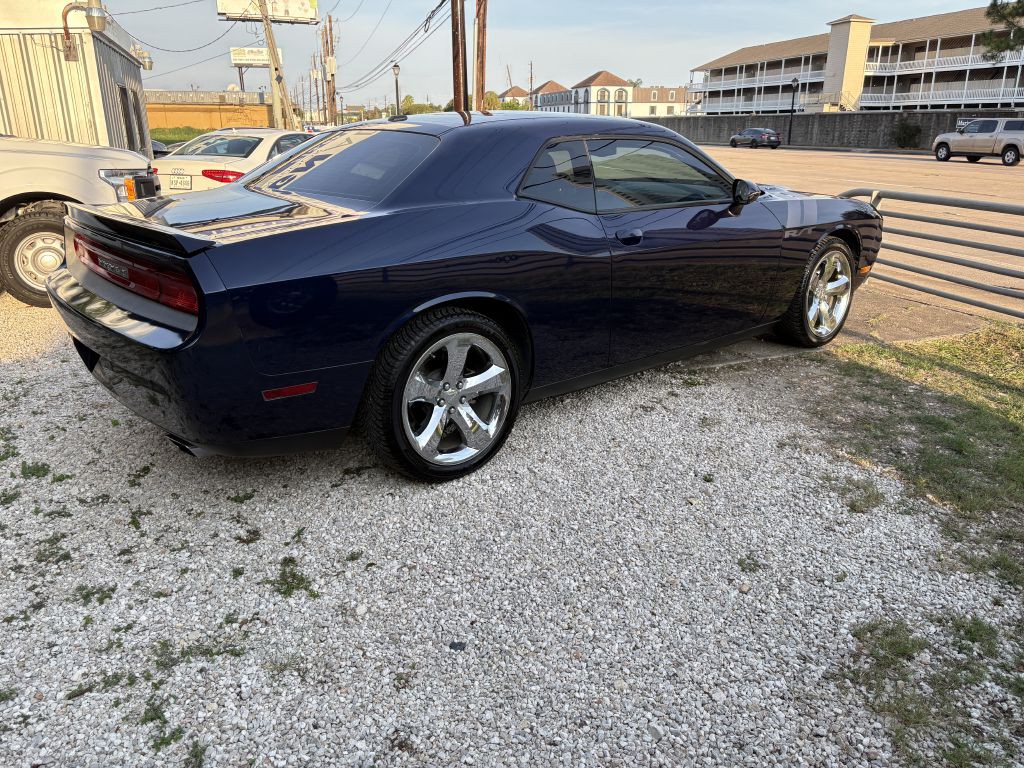 2013 Dodge Challenger Image 2