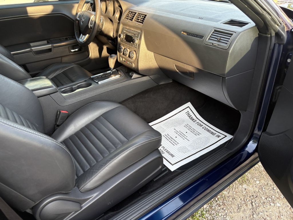 2013 Dodge Challenger Image 12