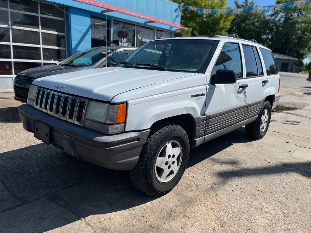 1995 Jeep Grand Cherokee Image 1