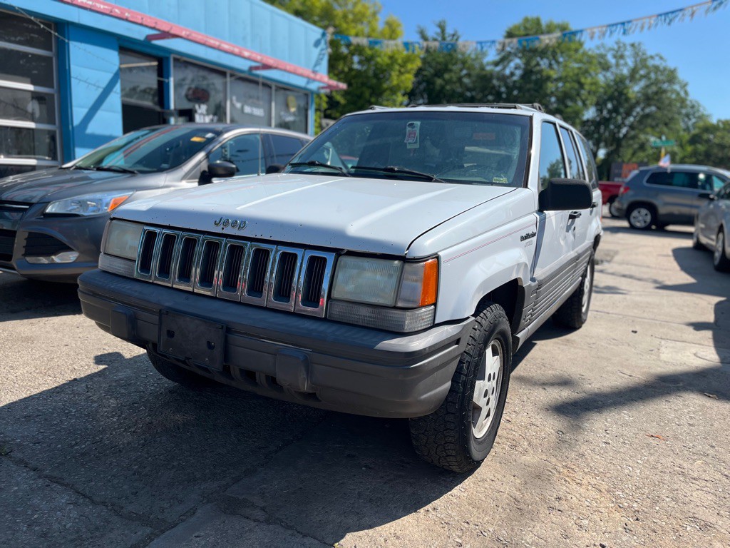 1995 Jeep Grand Cherokee Image 2