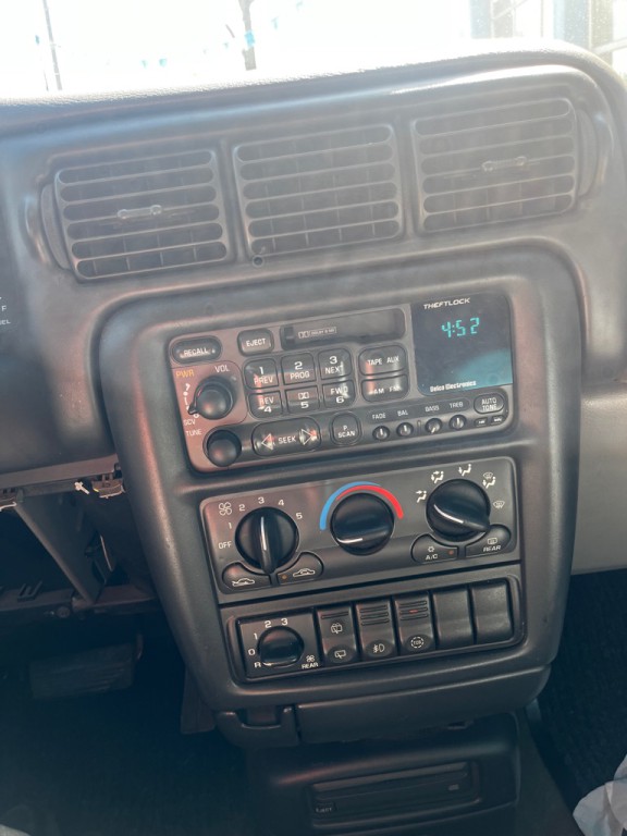 1998 Oldsmobile Silhouette Image 11