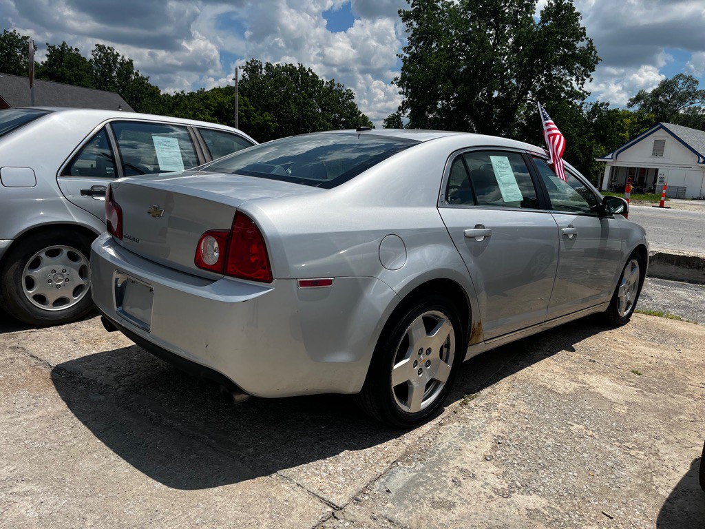 2010 Chevrolet Malibu Image 3