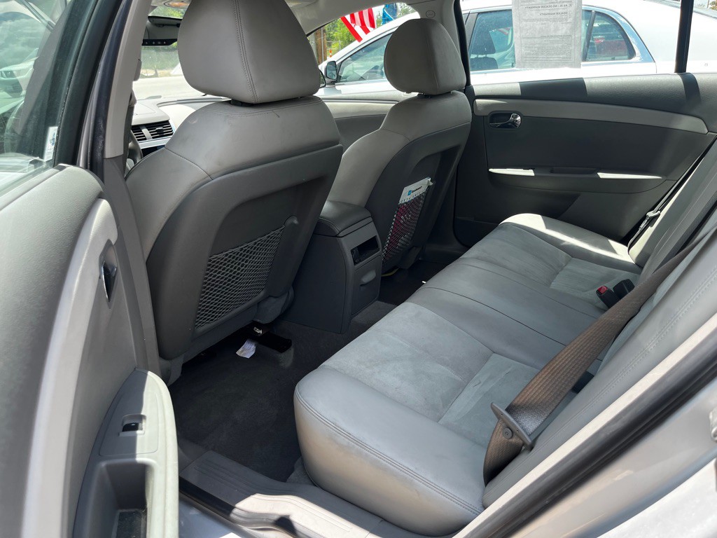 2010 Chevrolet Malibu Image 4