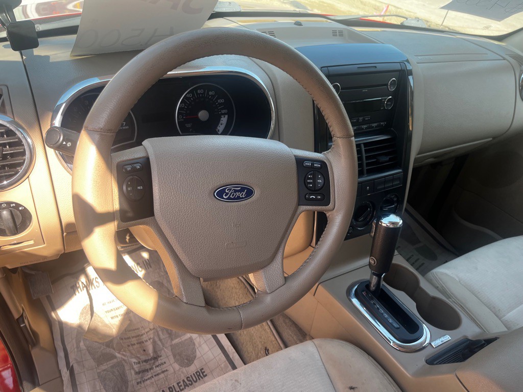 2010 Ford Explorer Image 8