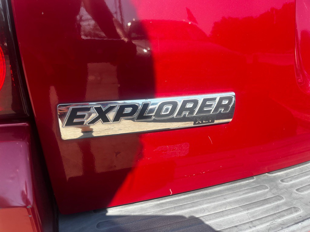 2010 Ford Explorer Image 12