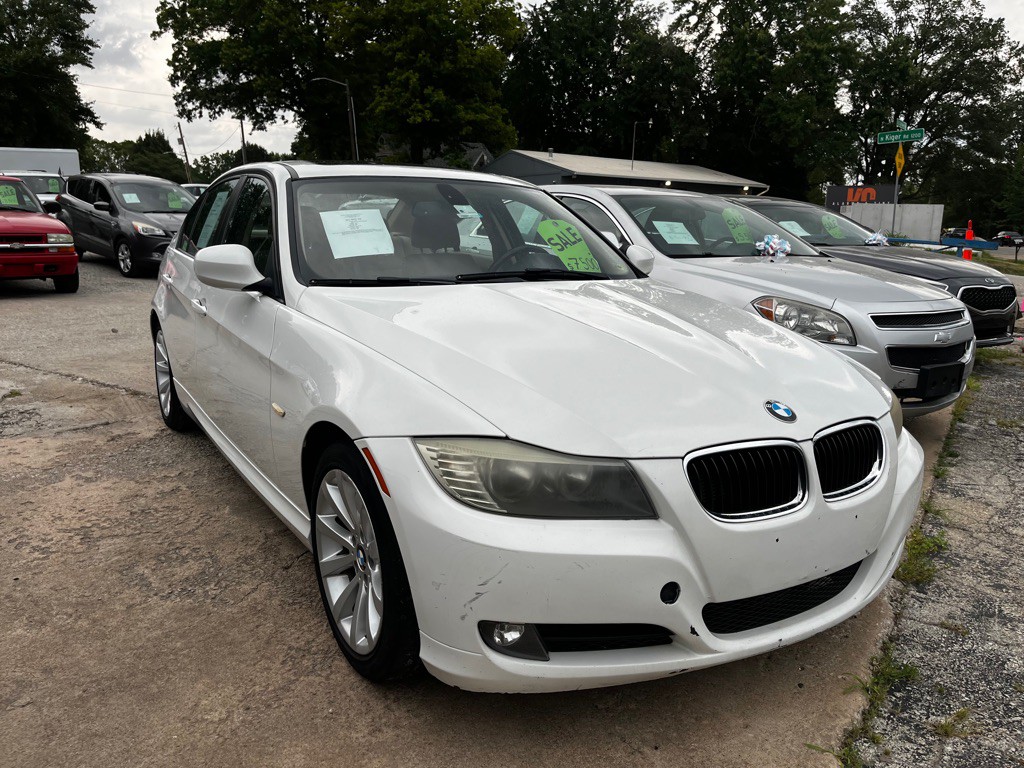 2011 BMW 3 Series Image 8