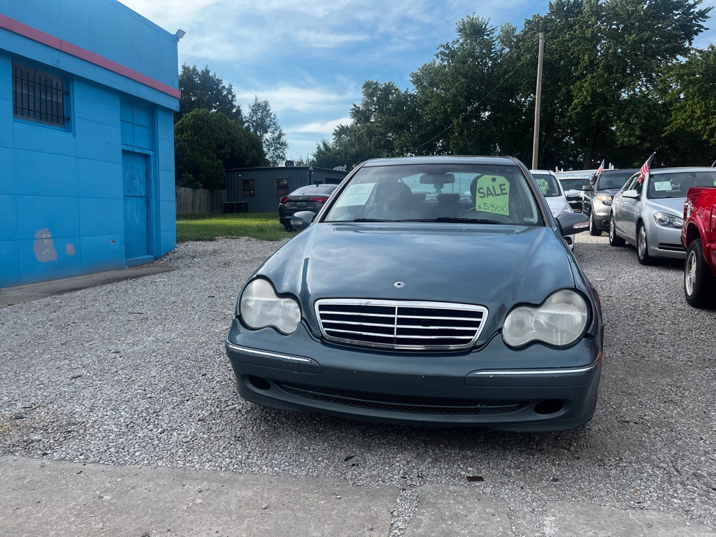 2004 Mercedes-Benz C-Class Image 2