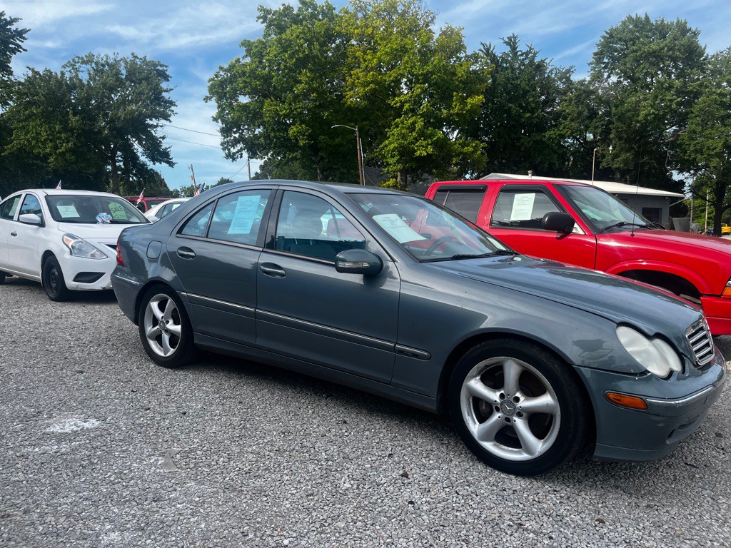 2004 Mercedes-Benz C-Class Image 3