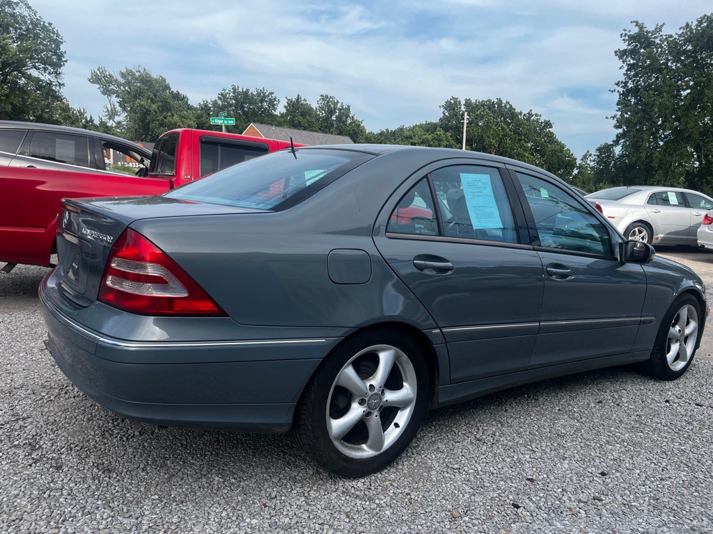 2004 Mercedes-Benz C-Class Image 4