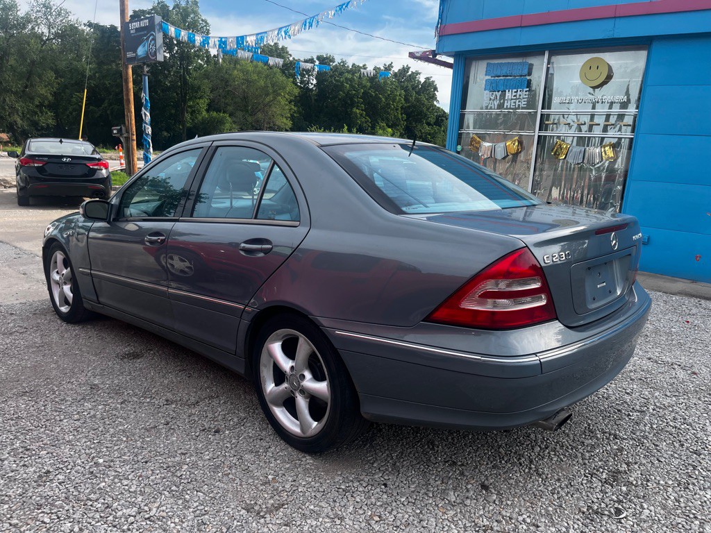 2004 Mercedes-Benz C-Class Image 5