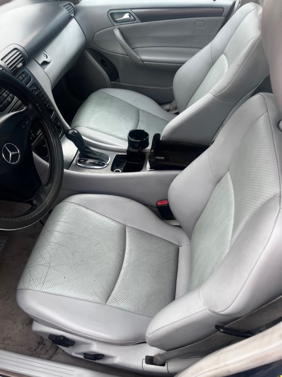2004 Mercedes-Benz C-Class Image 9