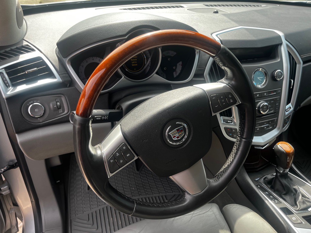 2010 Cadillac SRX Image 7