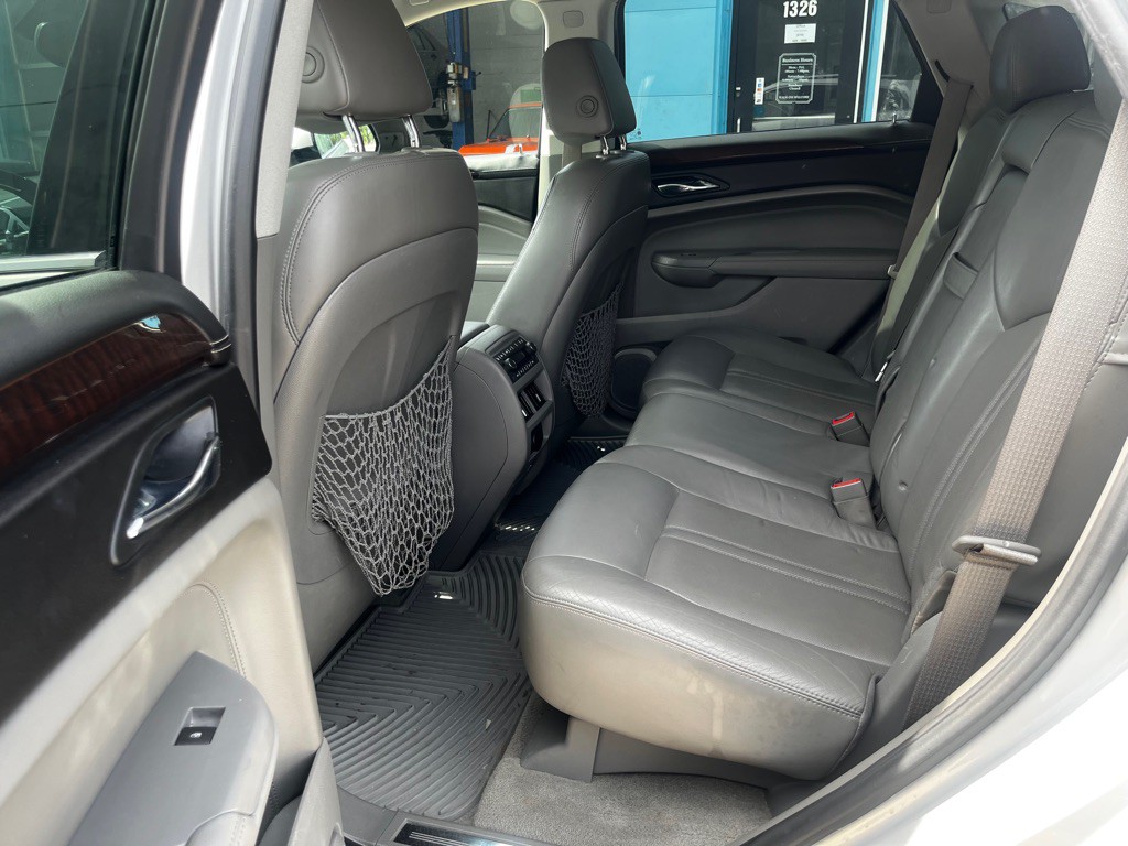 2010 Cadillac SRX Image 12