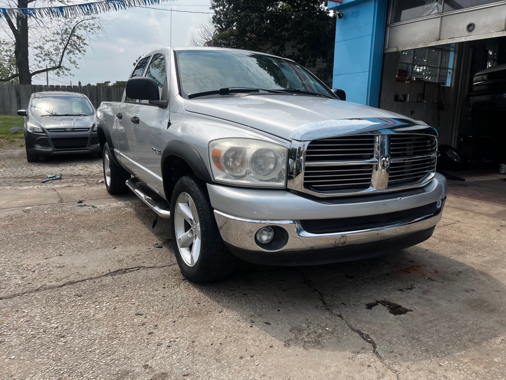 2008 Dodge Ram 1500 Image 2