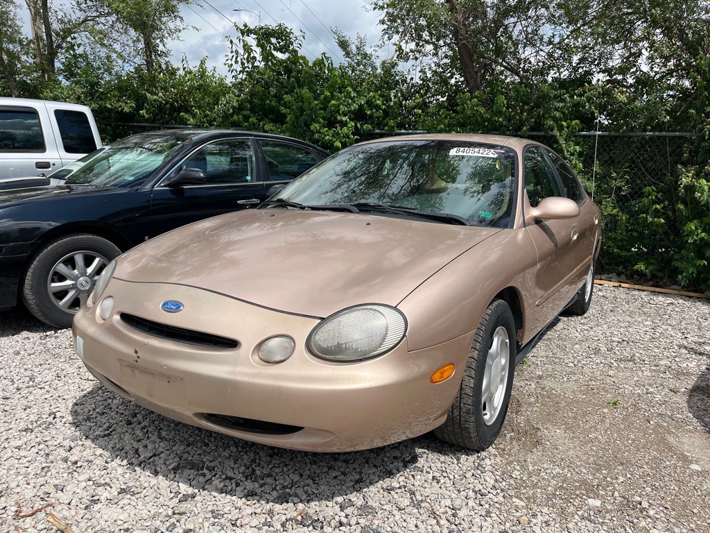 1997 Ford Taurus Image 3