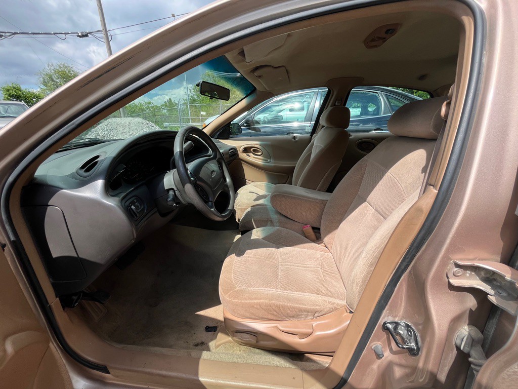 1997 Ford Taurus Image 4