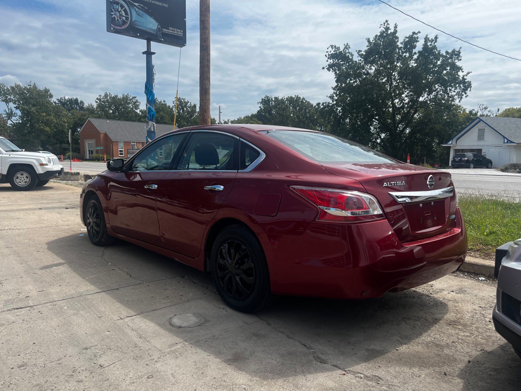 2013 Nissan Altima Image 4